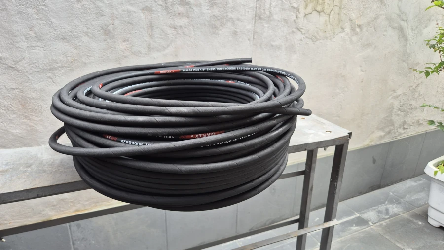 Mangueira Hidráulica 1/4" R1 com 1 Trama de Aço