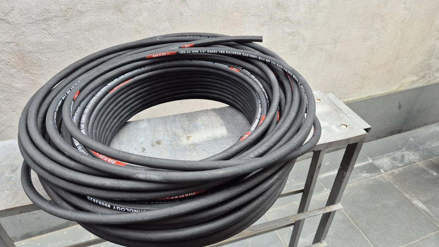 Mangueira Hidráulica 1/4" R1 com 1 Trama de Aço