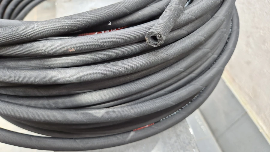 Mangueira Hidráulica 1/4" R1 com 1 Trama de Aço