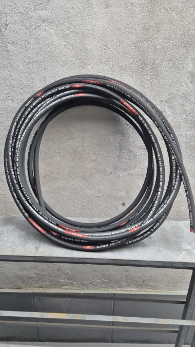 Mangueira Hidráulica 3/8" R1 com 1 Trama de Aço