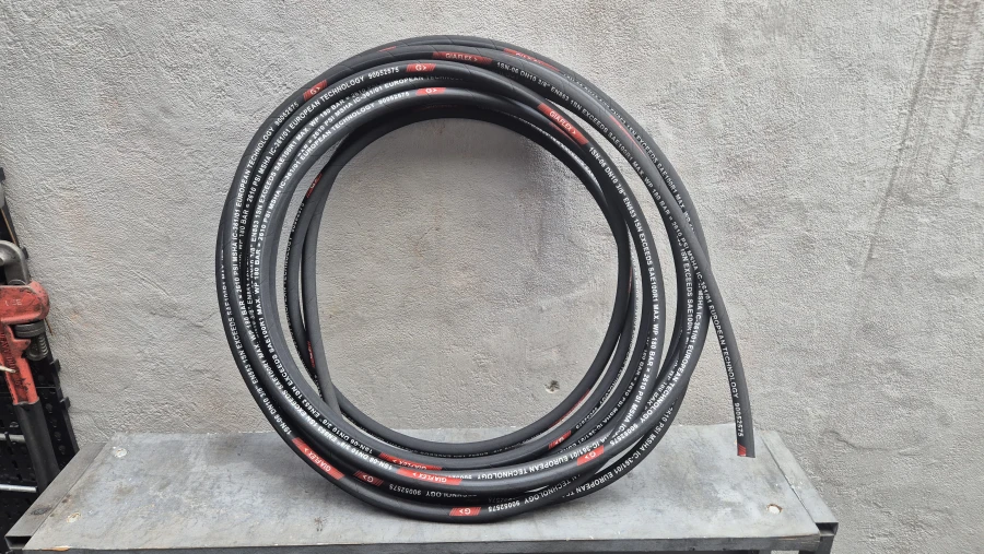 Mangueira Hidráulica 3/8" R1 com 1 Trama de Aço