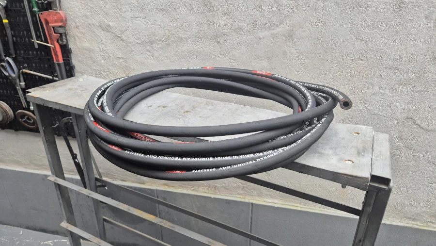 Mangueira Hidráulica 3/8" R1 com 1 Trama de Aço
