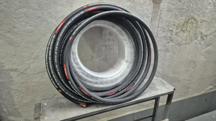 Mangueira Hidráulica 5/8" R2 com 2 Tramas de Aço