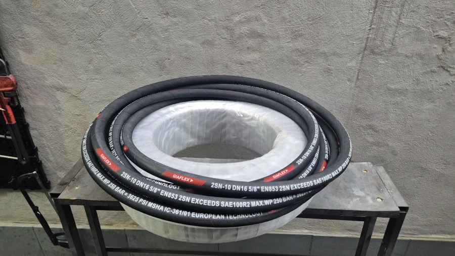 Mangueira Hidráulica 5/8" R2 com 2 Tramas de Aço
