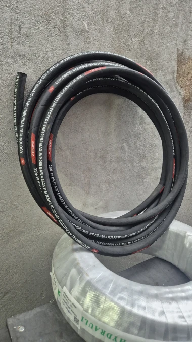 Mangueira Hidráulica 5/8" R2 com 2 Tramas de Aço